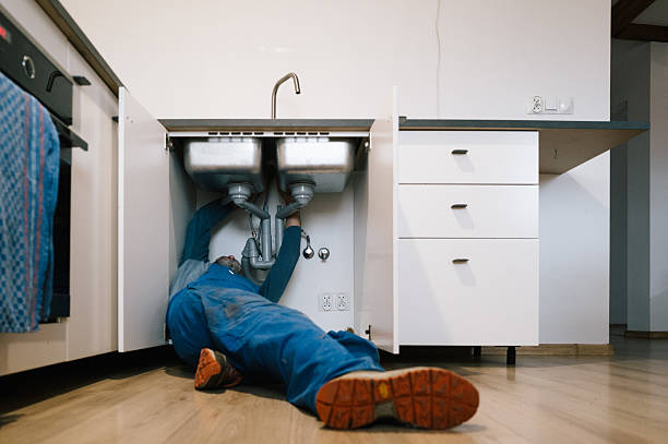 Professional Leak Detection technician working in Franklin Park, FL